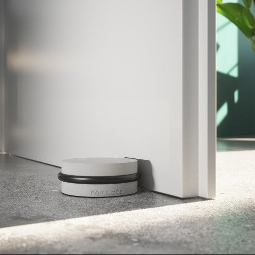 Hold in Concrete - Door Stop by herr.lucas